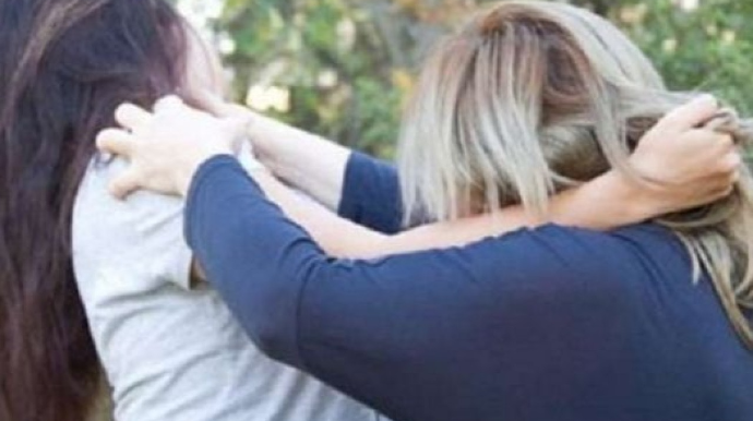 Mikroavtobusda qardaşının keçmiş arvadını döyən qadına hökm oxundu 