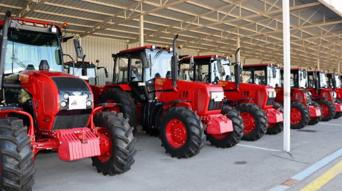 Naxçıvanda fermerlər üçün yeni texnikalar satışa çıxarılıb - FOTOLAR