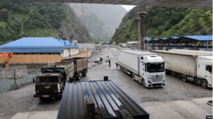 Rusiya erməni konyakını ölkəyə buraxmır - 60 avtomobil sərhəddə qalıb 