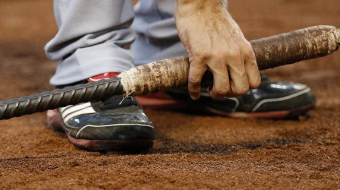 Xızı sakini qohumunu armaturla döydü