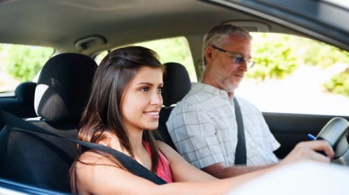 Övlad ata və ya anasına məxsus nəqliyyat vasitəsini etibarnamə olmadan idarə edə bilər? - AÇIQLAMA  