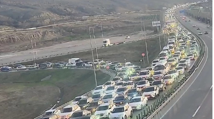 Bu yollarda tıxac var - SİYAHI 