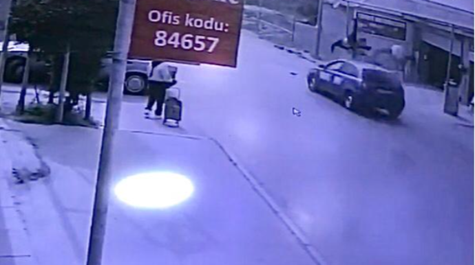 Sumqayıtda dəhşətli qəza: Maşın piyadanı göyə uçurtdu   - VİDEO