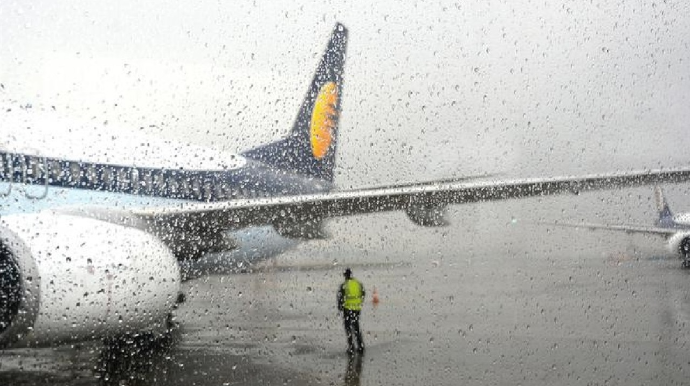 Güclü yağış bütün reyslərin ləğvinə səbəb oldu 