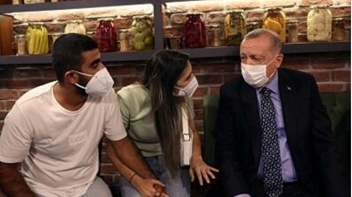 Ərdoğan kortejini saxladı, vətəndaşlarla söhbət etdi - FOTO