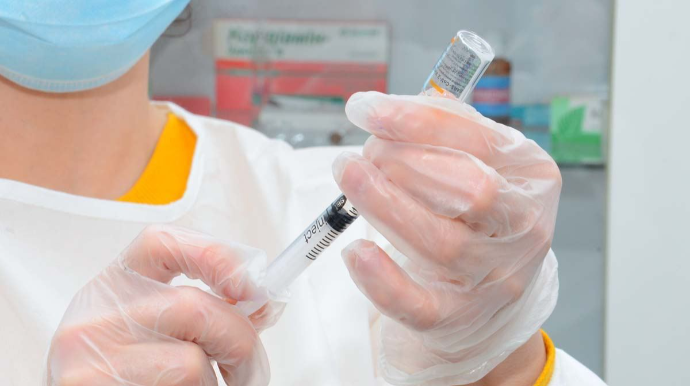 Vaksin nə qədər effektlidirsə, yan təsirləri də bir o qədər çoxdur - İnfeksionist