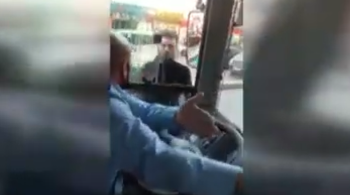 Xırdalanda avtobus və taksi sürücüləri  arasında münaqişə yaşanıb - VİDEO