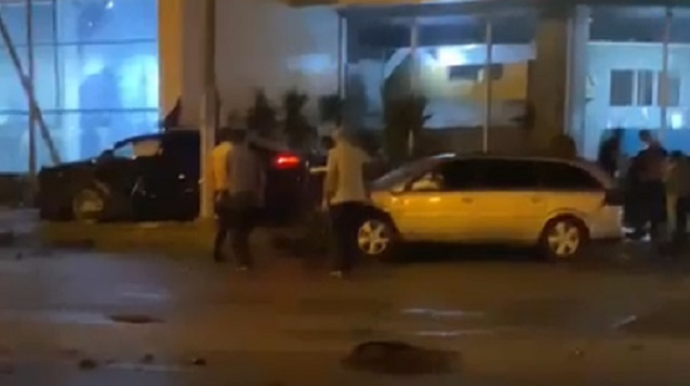 Bakıda ağır qəza: İki avtomobil toqquşdu - VİDEO 