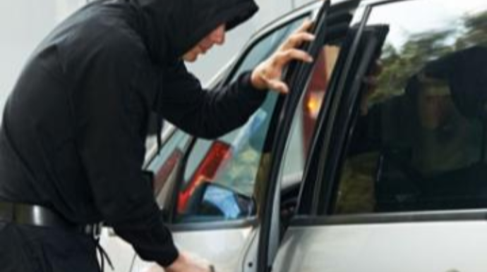 Binəqədidə “Ravon” markalı maşın qaçırılıb