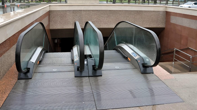 "Bulvara çıxışlar məhduddur, dayanacaqlar arasındakı məsafə azaldılmalıdır" - EKSPERT