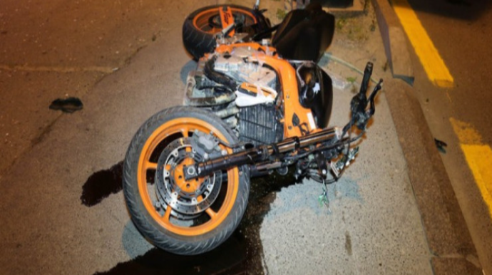 Piyadanı yaralayan motosiklet sürücüsü hadisə yerindən qaçdı