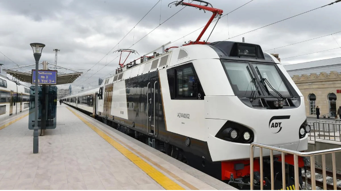 Bakıdan Tbilisiyə gedəcək qatar - FOTOLAR 
