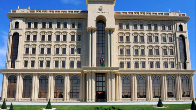 Miqrasiya işçilərinin geyim normalarına dəyişiklik edilib - FOTO 