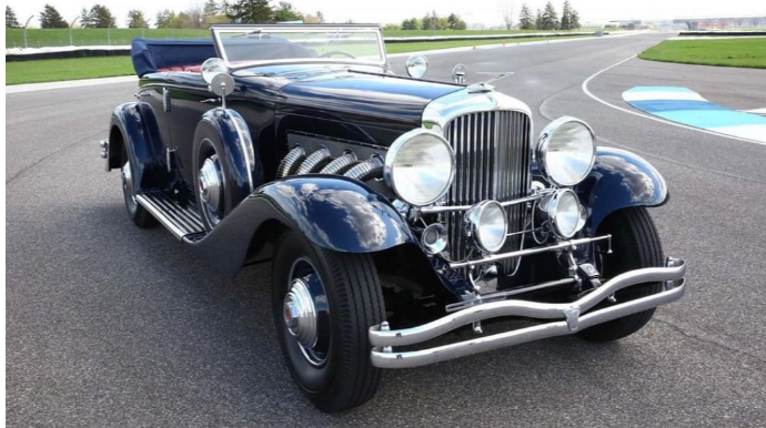 Dünyada nadir olan bu avtomobil elə qiymətə satıldı ki...  - FOTO