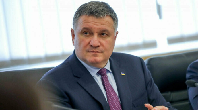 Parlament DİN başçısının istefası üçün imza toplayır 