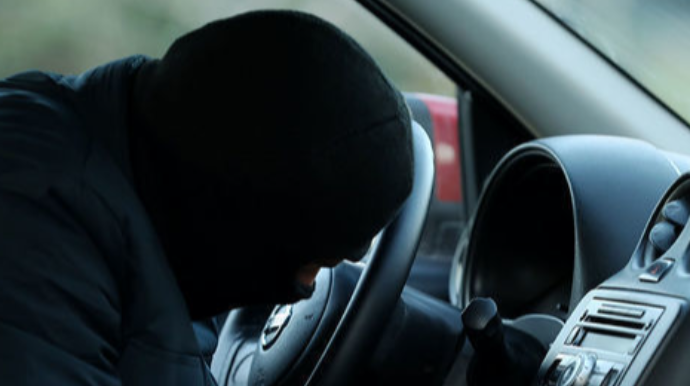 В Баку "трезвый водитель" обокрал автомобили бизнесменов - ПРИГОВОР 