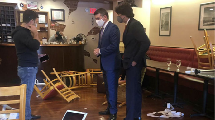 Baş konsulumuz ermənilərin dağıtdığı türk restoranında oldu - FOTO