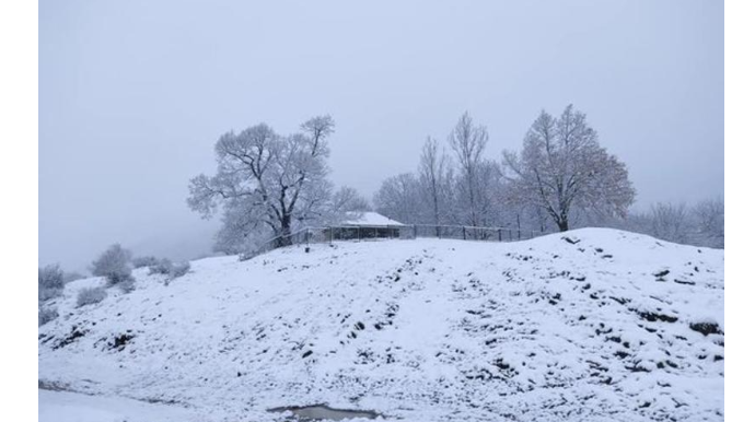 В Шеки выпал первый снег  - ФОТО