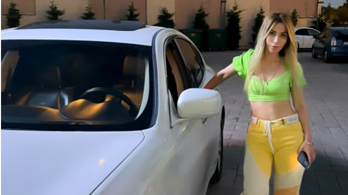 İş adamı azərbaycanlı müğənniyə bahalı avtomobil HƏDİYYƏ ETDİ - FOTO  