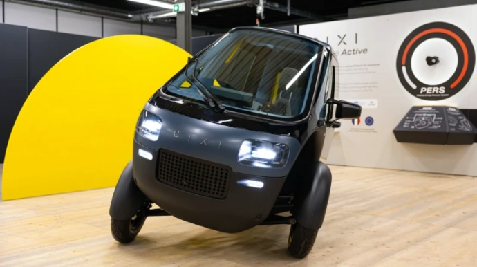Во Франции разработали трехколесный педальный автомобиль