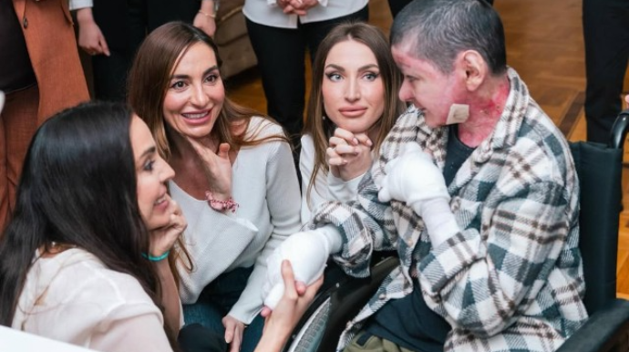 Prezidentin qızları və gəlini Yaşama Dəstək Mərkəzində - FOTOLAR 