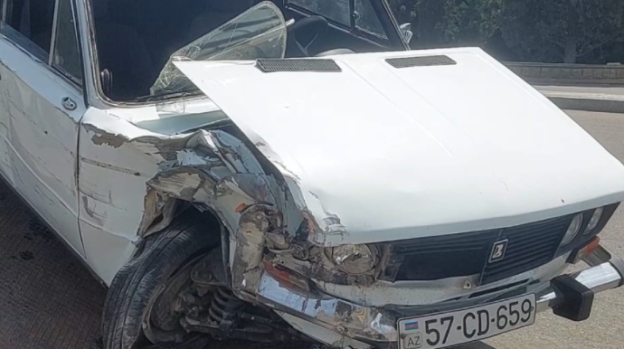 Gəncədə "VAZ-2106"  TIR-a çırpılıdı - FOTO