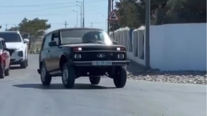 "Peredok", "ksenon işıq", "protiv": NİVA sürücüsü hoqqa verir - VİDEO