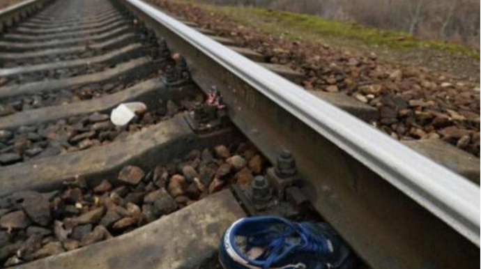 Qatarın altında qalan kişi möcüzəvi şəkildə sağ qaldı 