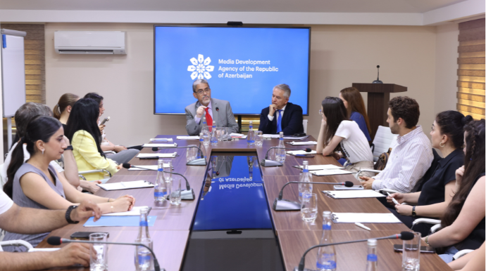“Saxta xəbər və dezinformasiyaya qarşı mübarizədə jurnalistikanın gücü” mövzusunda təlim keçirilib - FOTO