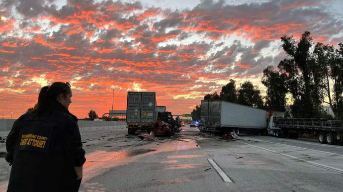Narkoman sürücü yük maşınını “KİA”ya çırpdı; dəhşətli qəzada 3 nəfər öldü - VİDEO 