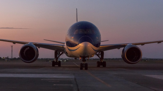 AZAL 197 azərbaycanlını Moskvadan Vətənə gətirdi - FOTO 