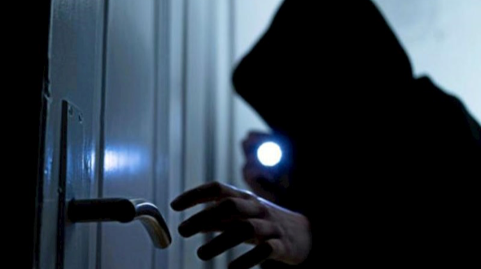 Bakıda taksi şirkətindən pul oğurlandı 