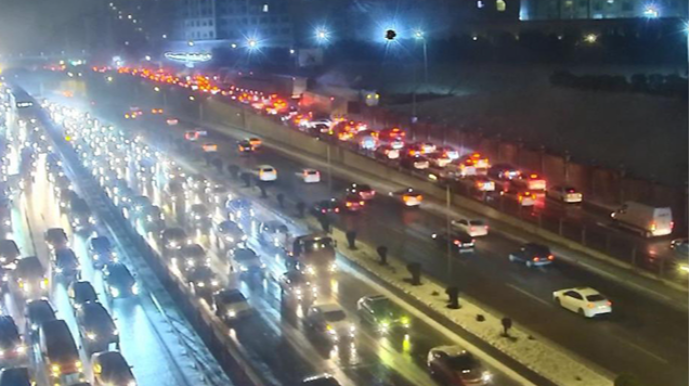 Bakı-Sumqayıt yolunda ağır qəza oldu - Tıxac yarandı - VİDEO 