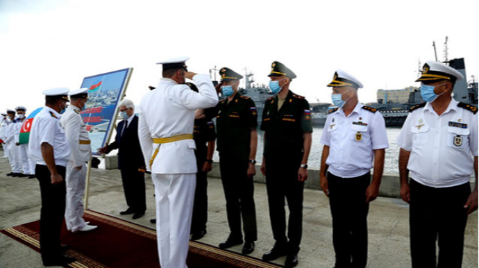 Rusiyanın hərbi gəmiləri Bakıya gəldi - VİDEO