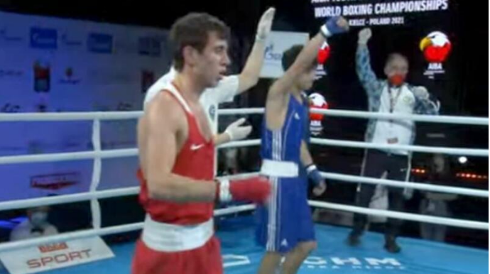 Азербайджанский боксер победил армянина