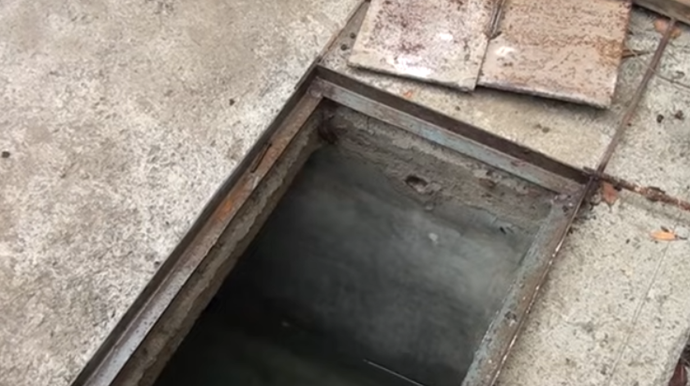 4 yaşlı uşaq su quyusuna düşüb öldü 