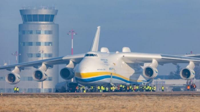 Müharibə dünyanın ən böyük yük təyyarəsinə də məhv etdi - FOTOLAR 