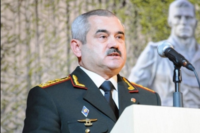 General 180 min rüşvət verən polkovniki işdən çıxardı