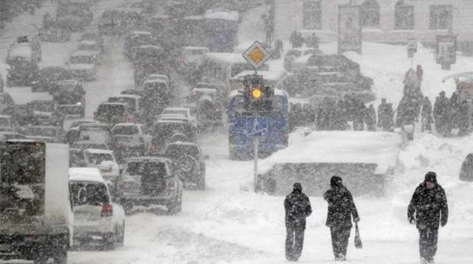 Soyuq və şaxtalı hava şəraitində sürücülərin nəzərə almalı olduğu ƏSAS MƏQAMLAR  - FOTO
