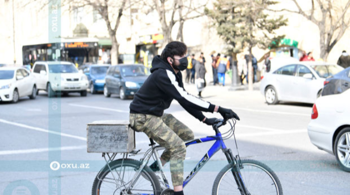 Yaxın zamanlarda açıq havada maskadan istifadə ləğv oluna bilər - RƏSMİ 