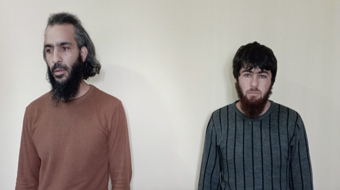 Şirvanda mağazalardan çoxlu sayda telefon oğurlayan şəxslər tutulub