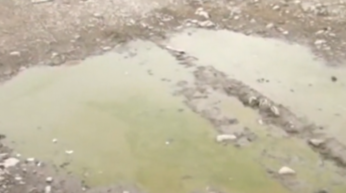 Ağsu rayonunda iki kəndi birləşdirən yol yararsız vəziyyətdədir - VİDEO