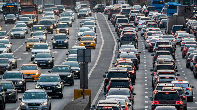 Moskvada avtomobil sayı azalır – SANKSİYA SƏBƏB DEYİL  - FOTO