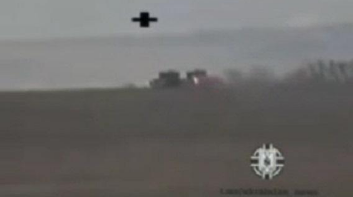 Rus hərbi maşınları belə vuruldu - VİDEO 