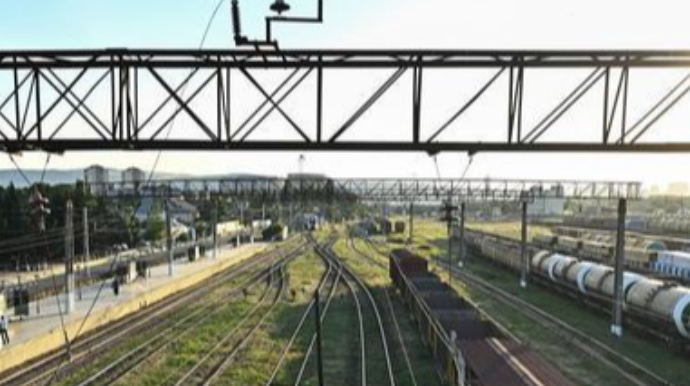 Dəmir yolunda relsi sökərək oğurlamağa cəhd göstərən şəxslər saxlanılıblar 