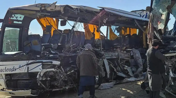 Əfqanıstanın paytaxtında sərnişin avtobusu qəzaya düşdü 