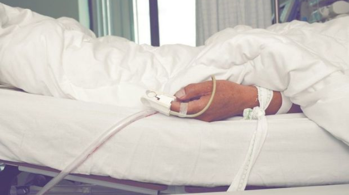 Göyçayda dayısı 18 yaşlı qızı qətlə yetirdi - Anası komaya düşdü