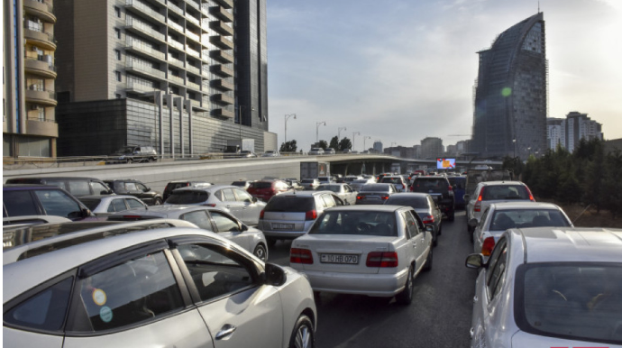 Bakıda sıxlıq olan yollar - SİYAHI 