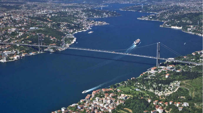 Türkiyənin Qara dəniz boğazlarından gəmilərin keçidi 7 dəfə bahalaşdı 