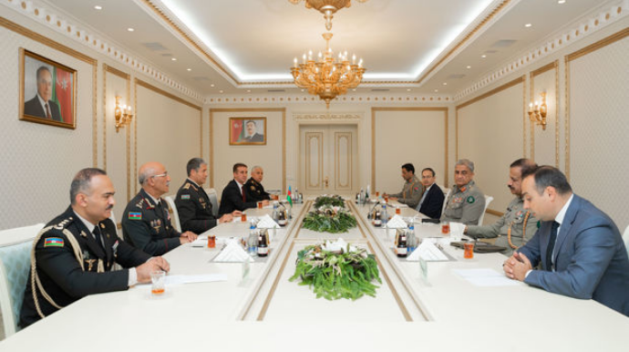 Vilayət Eyvazov  Pakistanın Quru Qoşunları komandanı ilə görüşüb  - FOTO